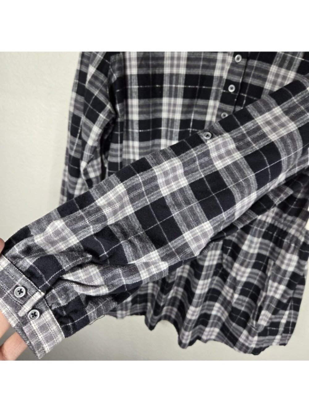 Bit & Bridle Plaid Button Up Tunic Shirt Top Black & White Size L RollTab Sleeve - Picture 9 of 16